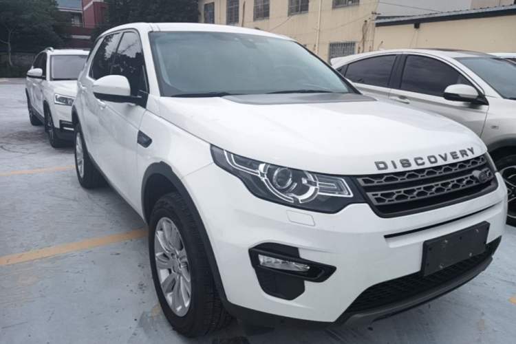Used Land Rover Discovery Sport 2019 240 PS SE Version China V Standard Front Right 45 Deg