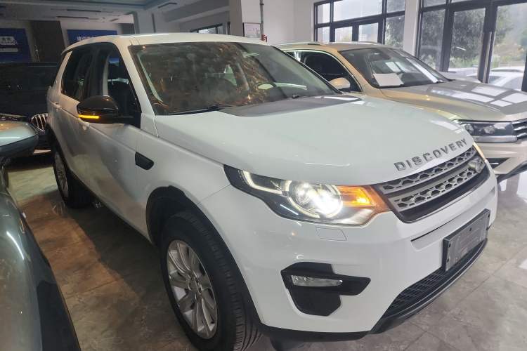 Used Land Rover Discovery Sport 2019 240 PS PURE Edition China VI Standard Front Right 45 Deg