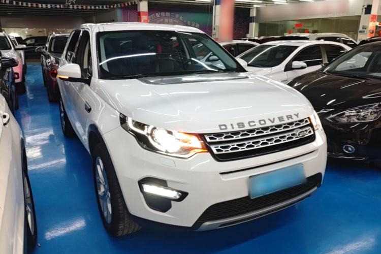 Used Land Rover Discovery Sport 2019 240 PS HSE Version China VI Standard Front Right 45 Deg