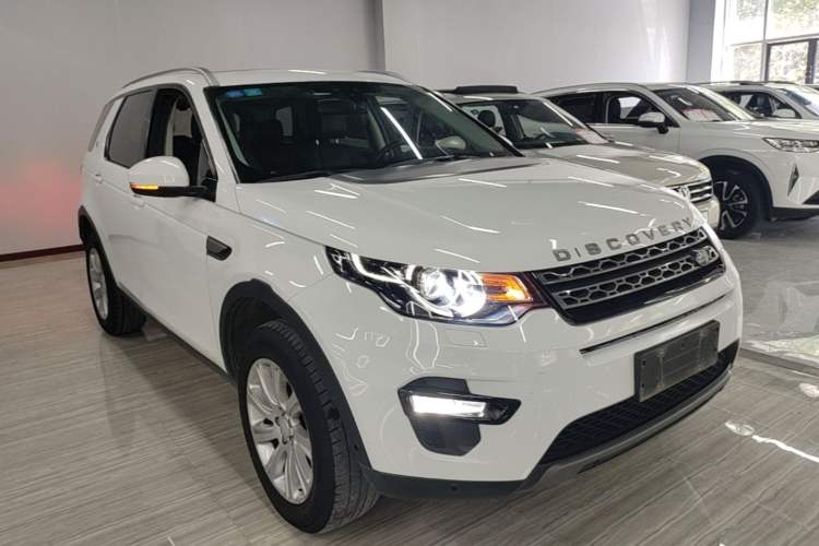 Used Land Rover Discovery Sport 2019 240 PS SE Version China VI Standard Front Right 45 Deg