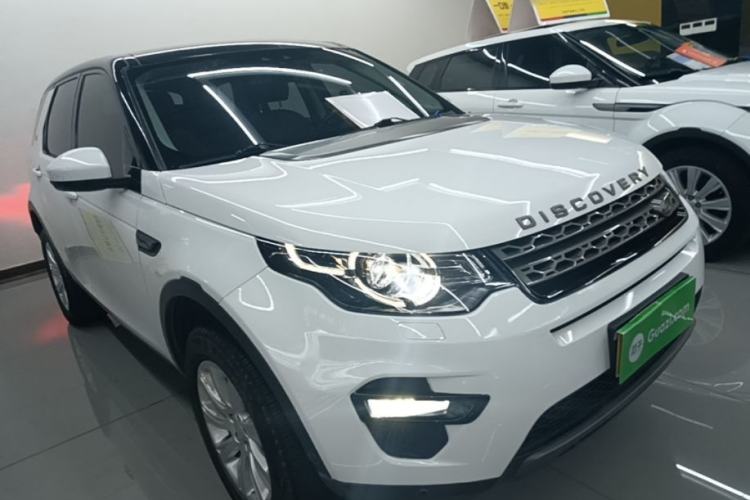 Used Land Rover Discovery Sport 2019 240 PS SE Version China VI Standard Front Right 45 Deg