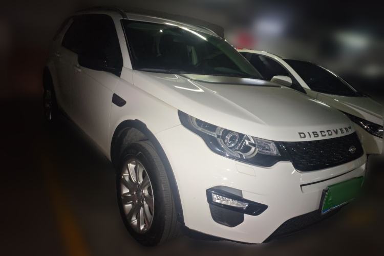 Used Land Rover Discovery Sport 2019 240 PS PURE Edition China VI Standard Front Right 45 Deg