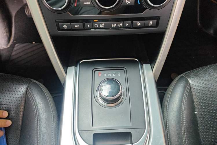 Used Land Rover Discovery Sport 2019 240 PS SE Version China VI Standard Gear Lever
