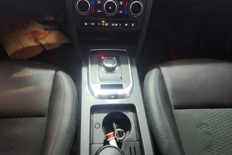 Used Land Rover Discovery Sport 2019 240 PS PURE Edition China VI Standard Gear Lever