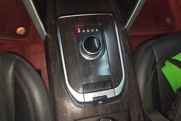 Used Land Rover Discovery Sport 2019 240 PS SE Version China VI Standard Gear Lever
