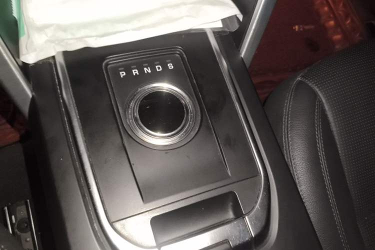 Used Land Rover Discovery Sport 2019 240 PS SE Version China VI Standard Gear Lever