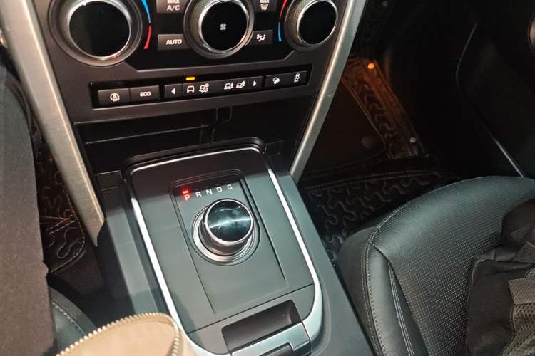 Used Land Rover Discovery Sport 2019 240 PS SE Version China VI Standard Gear Lever