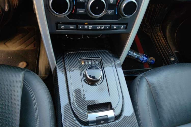 Used Land Rover Discovery Sport 2019 240 PS SE Version China VI Standard Gear Lever