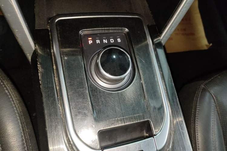 Used Land Rover Discovery Sport 2019 240 PS SE Version China VI Standard Gear Lever