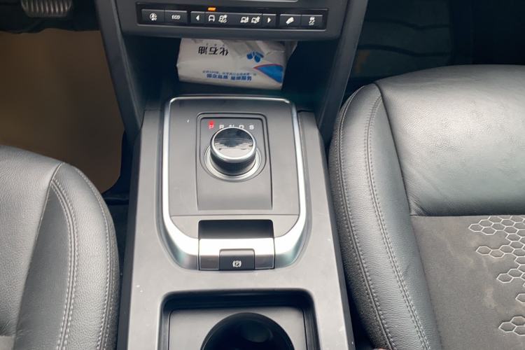 Used Land Rover Discovery Sport 2019 240 PS PURE Edition China VI Standard Gear Lever
