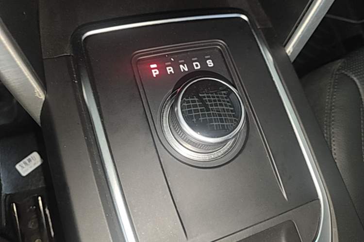 Used Land Rover Discovery Sport 2019 240 PS SE Version China VI Standard Gear Lever