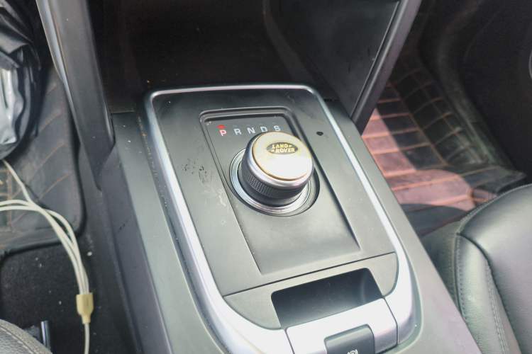 Used Land Rover Discovery Sport 2019 200PS PURE Edition China VI Standard Gear Lever