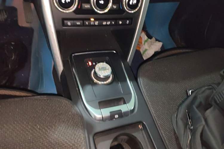 Used Land Rover Discovery Sport 2019 240 PS SE Version China VI Standard Gear Lever