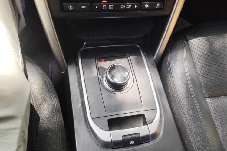 Used Land Rover Discovery Sport 2019 240 PS HSE Version China VI Standard Gear Lever