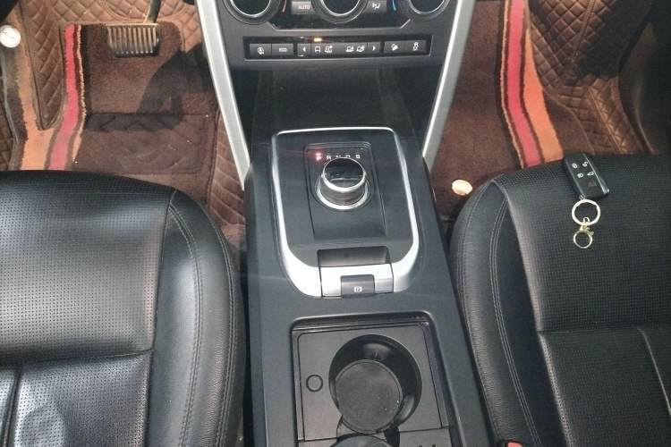 Used Land Rover Discovery Sport 2019 240 PS SE Version China VI Standard Gear Lever