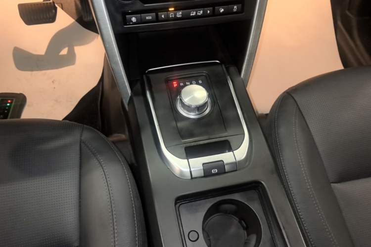 Used Land Rover Discovery Sport 2019 240 PS SE Version China VI Standard Gear Lever