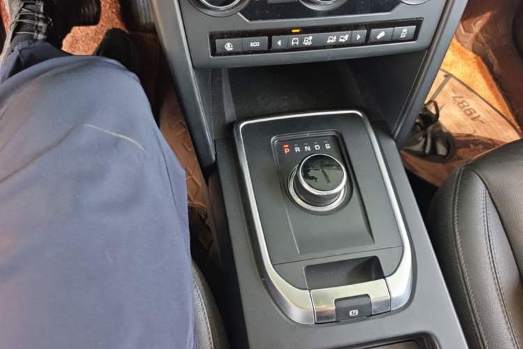 Used Land Rover Discovery Sport 2019 200PS PURE Edition China V Standard Gear Lever
