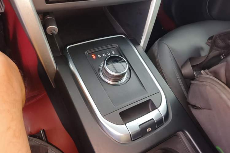 Used Land Rover Discovery Sport 2019 240 PS PURE Edition China VI Standard Gear Lever