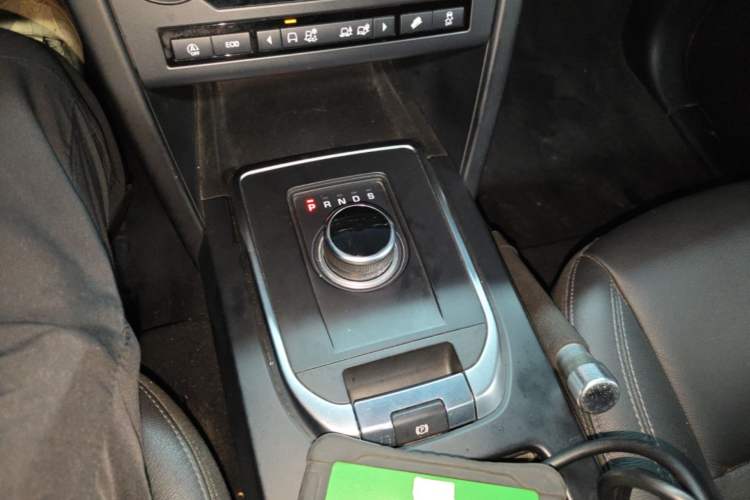 Used Land Rover Discovery Sport 2019 240 PS PURE Edition China VI Standard Gear Lever