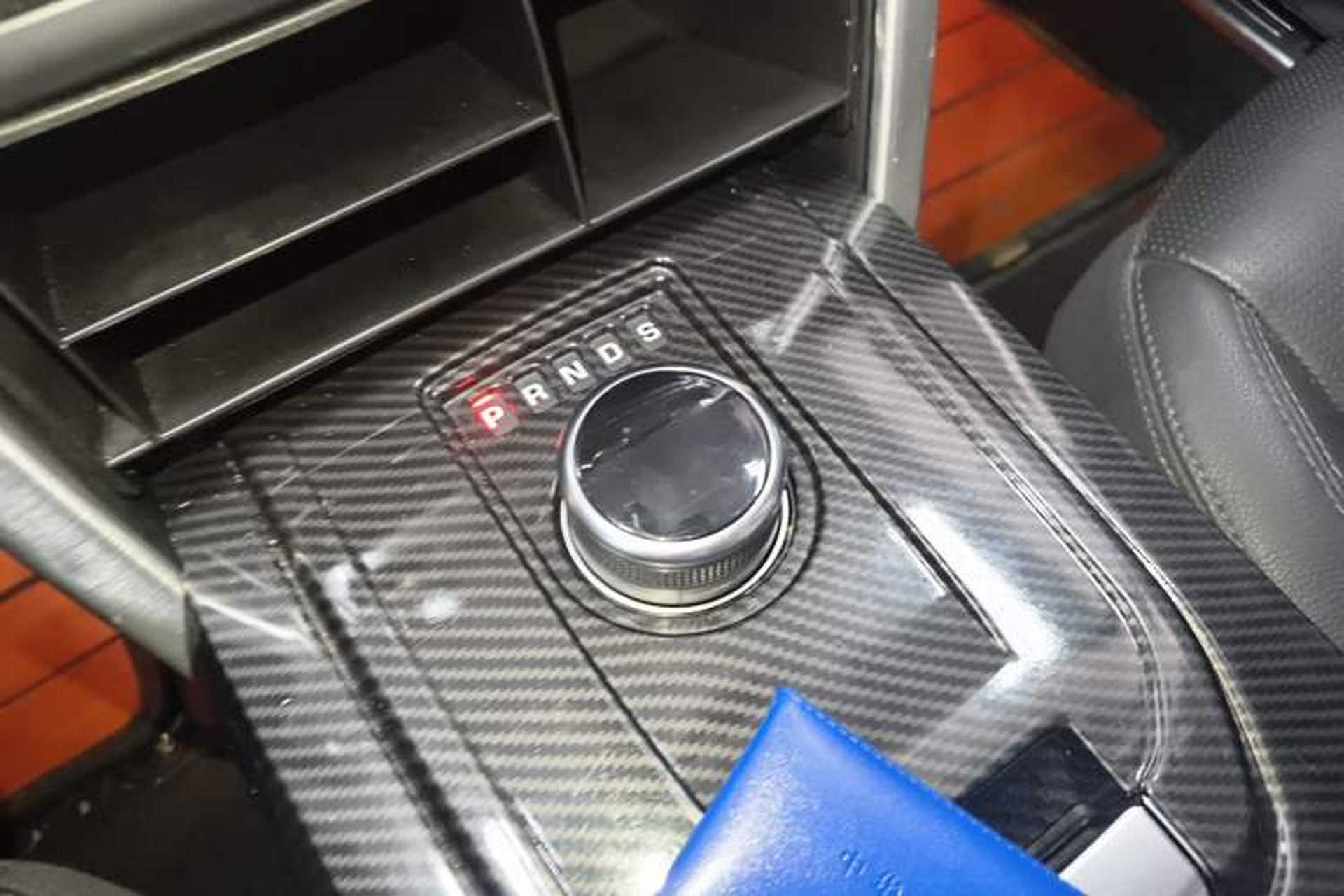 Used Land Rover Discovery Sport 2019 240 PS SE Version China VI Standard Gear Lever