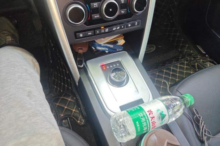 Used Land Rover Discovery Sport 2019 240 PS SE Version China VI Standard Gear Lever
