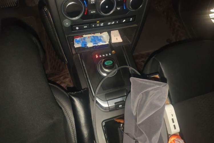 Used Land Rover Discovery Sport 2019 240 PS PURE Edition China VI Standard Gear Lever