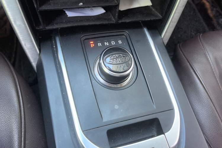 Used Land Rover Discovery Sport 2019 240 PS SE Version China VI Standard Gear Lever