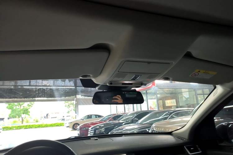 Used Land Rover Discovery Sport 2019 240 PS HSE Version China VI Standard Headliner