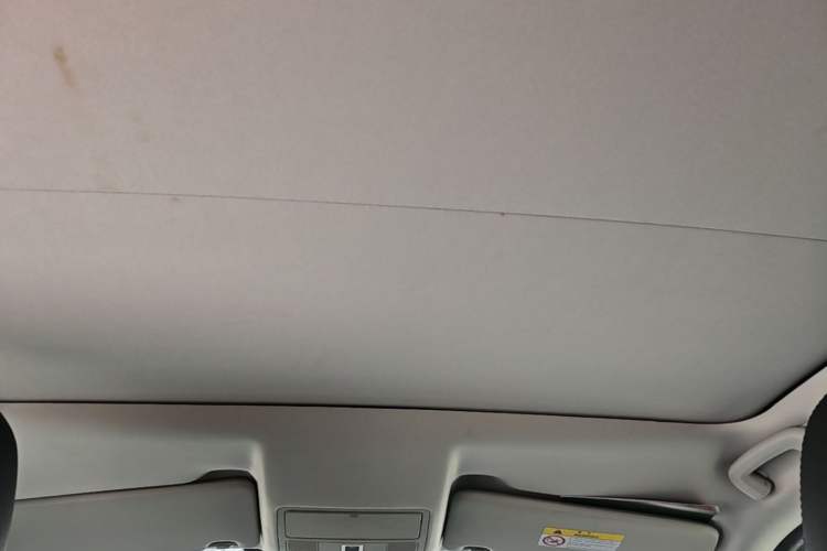 Used Land Rover Discovery Sport 2019 240 PS SE Version China VI Standard Headliner