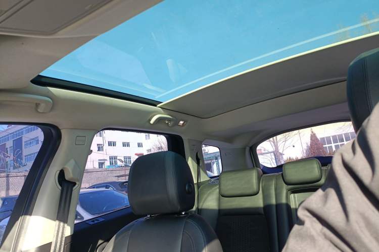 Used Land Rover Discovery Sport 2019 240 PS PURE Edition China VI Standard Headliner