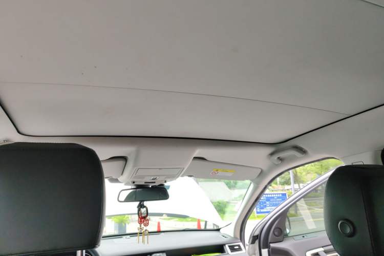 Used Land Rover Discovery Sport 2019 240 PS SE Version China VI Standard Headliner