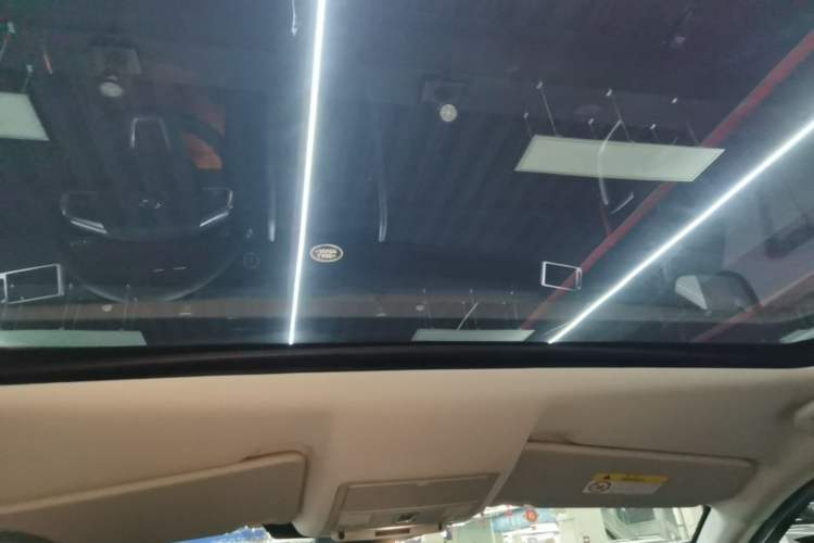 Used Land Rover Discovery Sport 2019 240 PS HSE Version China VI Standard Headliner