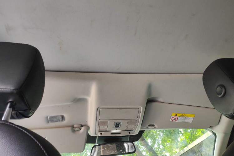 Used Land Rover Discovery Sport 2019 240 PS HSE Version China VI Standard Headliner