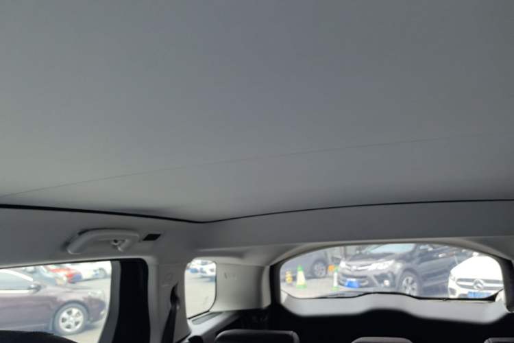 Used Land Rover Discovery Sport 2019 240 PS PURE Edition China V Standard Headliner