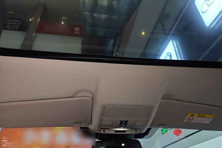 Used Land Rover Discovery Sport 2019 240 PS SE Dynamic Version China VI Standard Headliner