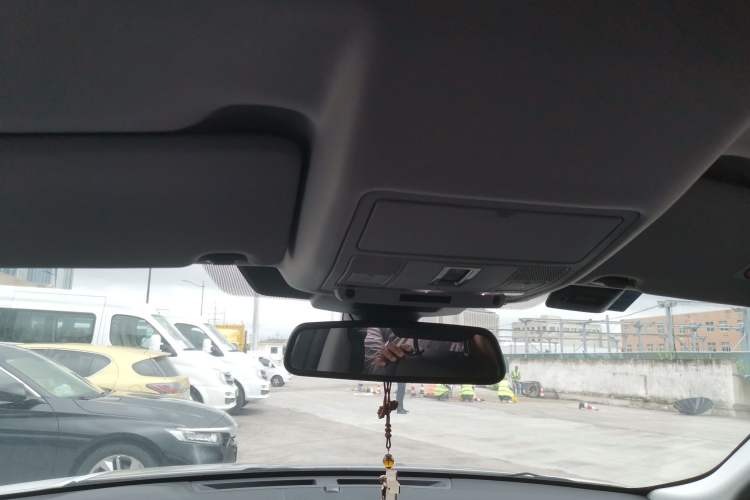 Used Land Rover Discovery Sport 2019 240 PS PURE Edition China VI Standard Headliner