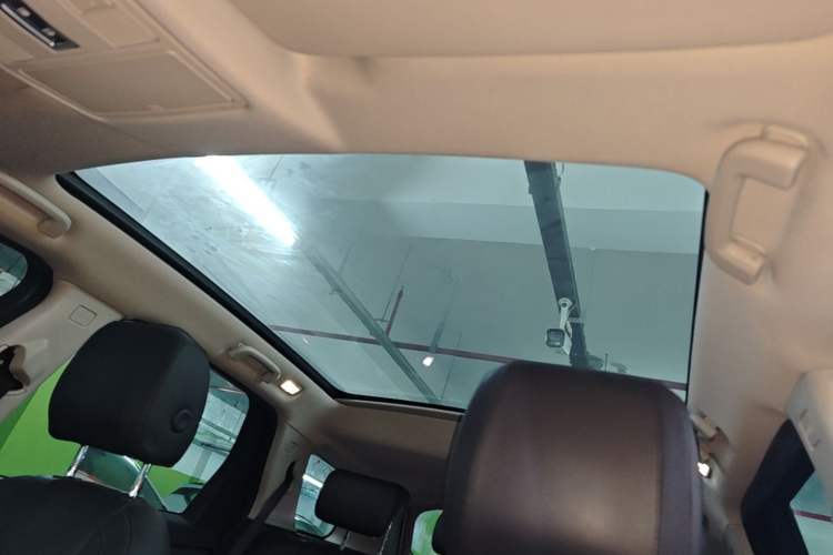 Used Land Rover Discovery Sport 2019 240 PS SE Version China VI Standard Headliner