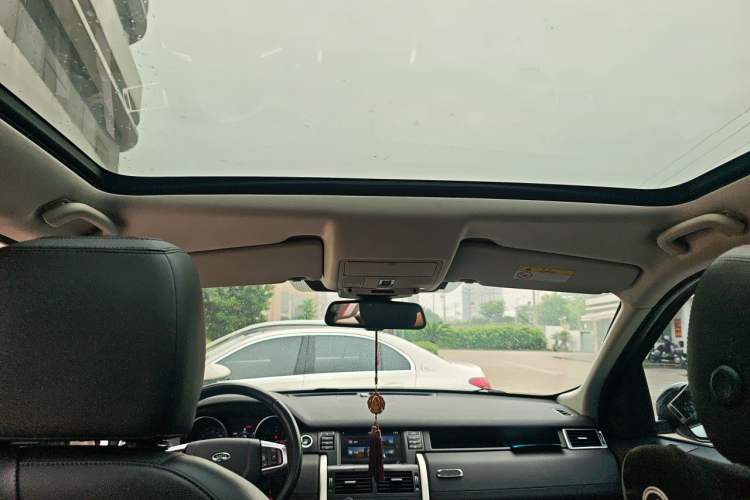 Used Land Rover Discovery Sport 2019 240 PS SE Version China VI Standard Headliner