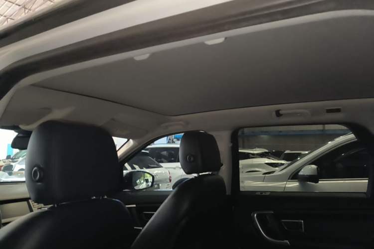 Used Land Rover Discovery Sport 2019 240 PS SE Dynamic Version China VI Standard Headliner