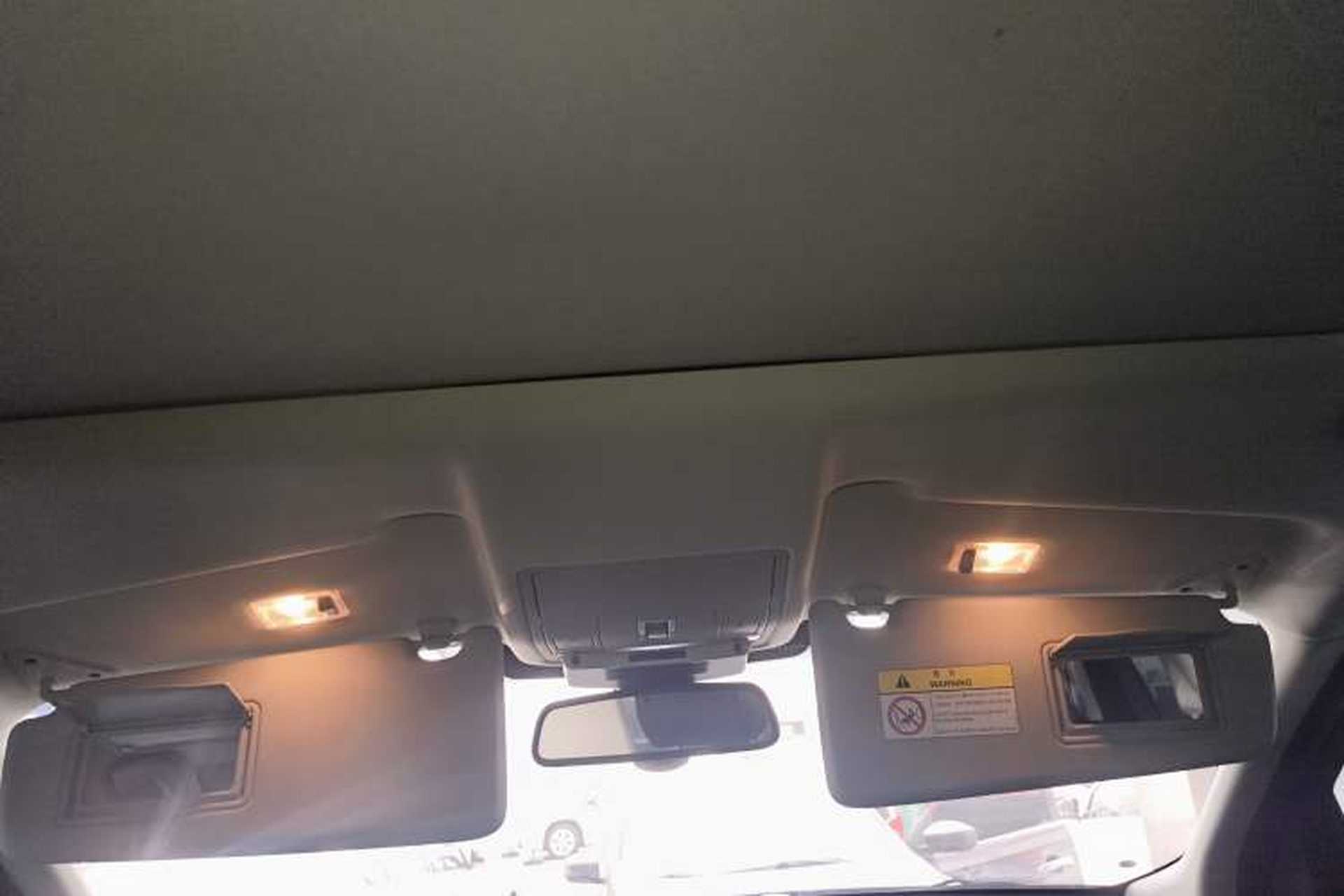 Used Land Rover Discovery Sport 2019 240 PS SE Version China VI Standard Headliner