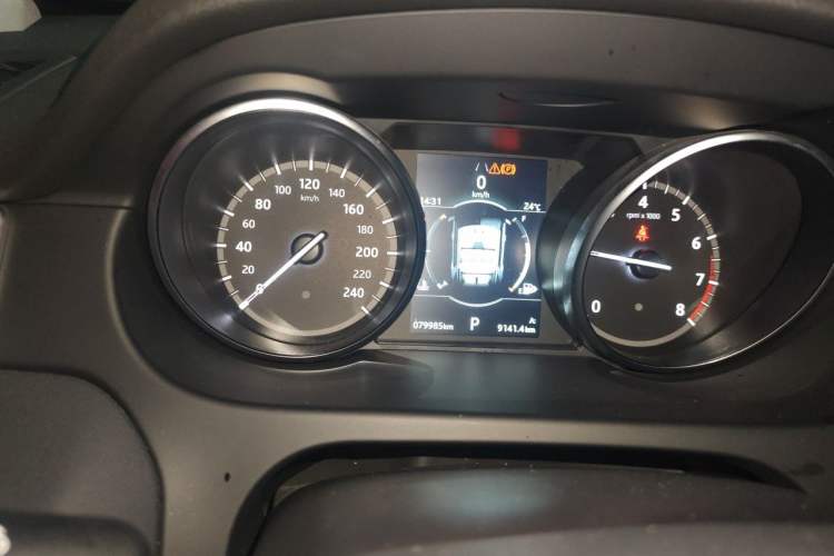 Used Land Rover Discovery Sport 2019 240 PS SE Version China VI Standard Instrument Cluster