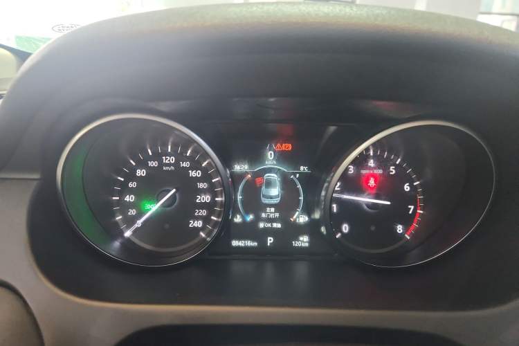 Used Land Rover Discovery Sport 2019 240 PS PURE Edition China VI Standard Instrument Cluster