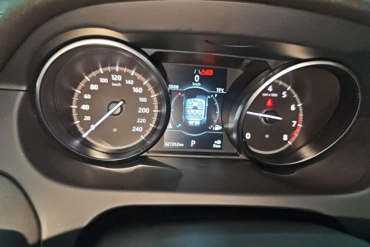 Used Land Rover Discovery Sport 2019 240 PS SE Version China VI Standard Instrument Cluster