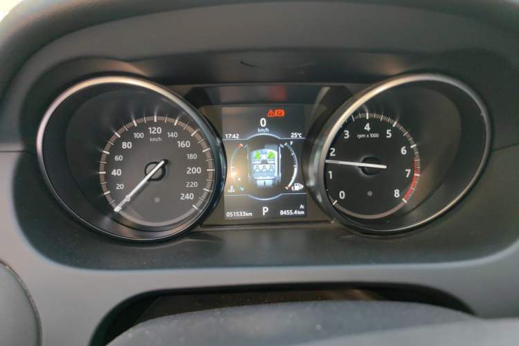 Used Land Rover Discovery Sport 2019 240 PS SE Version China VI Standard Instrument Cluster