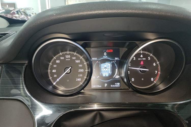 Used Land Rover Discovery Sport 2019 240 PS SE Version China VI Standard Instrument Cluster