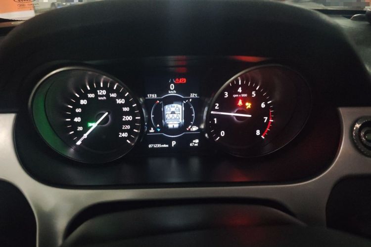 Used Land Rover Discovery Sport 2019 240 PS SE Version China VI Standard Instrument Cluster