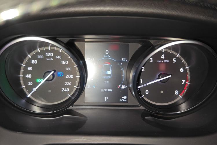 Used Land Rover Discovery Sport 2019 240 PS SE Version China VI Standard Instrument Cluster