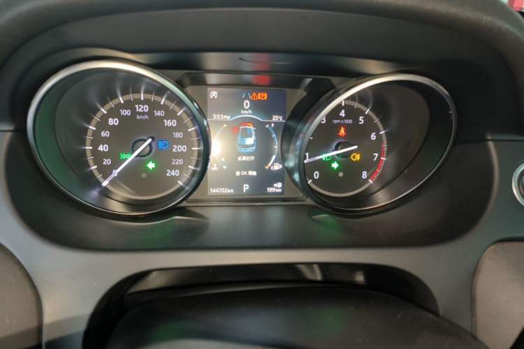 Used Land Rover Discovery Sport 2019 240 PS SE Version China VI Standard Instrument Cluster
