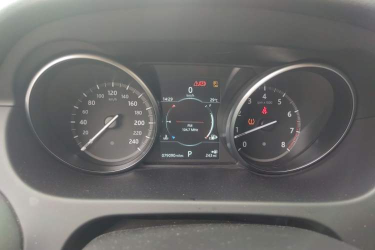 Used Land Rover Discovery Sport 2019 240 PS PURE Edition China VI Standard Instrument Cluster