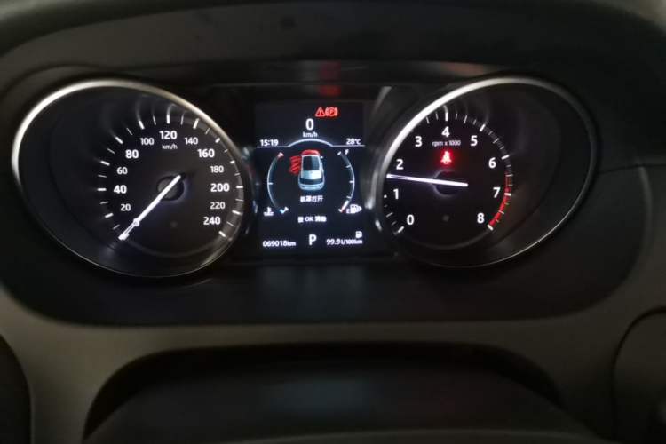 Used Land Rover Discovery Sport 2019 240 PS PURE Edition China VI Standard Instrument Cluster